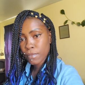 Meet your Posher, Lorrie